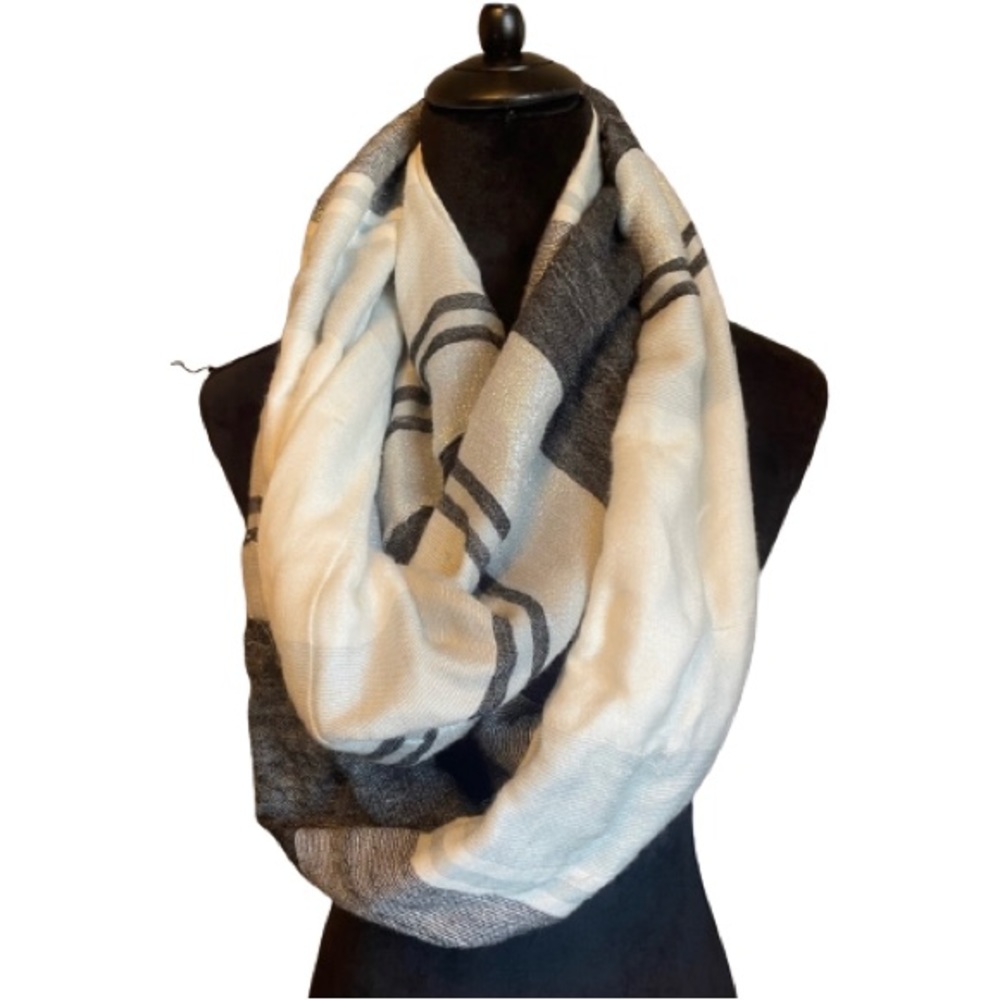 Infinity scarf